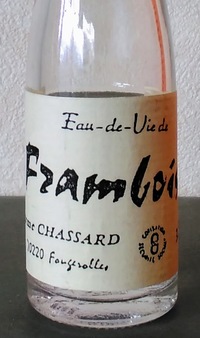 Picture of bottle Kirsch et Terroir, Ferme Chassard (Haute-Saône, France) – Framboise (Raspberry), c. 1990, 45%